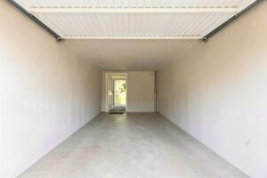 Garage mit Lagerraum