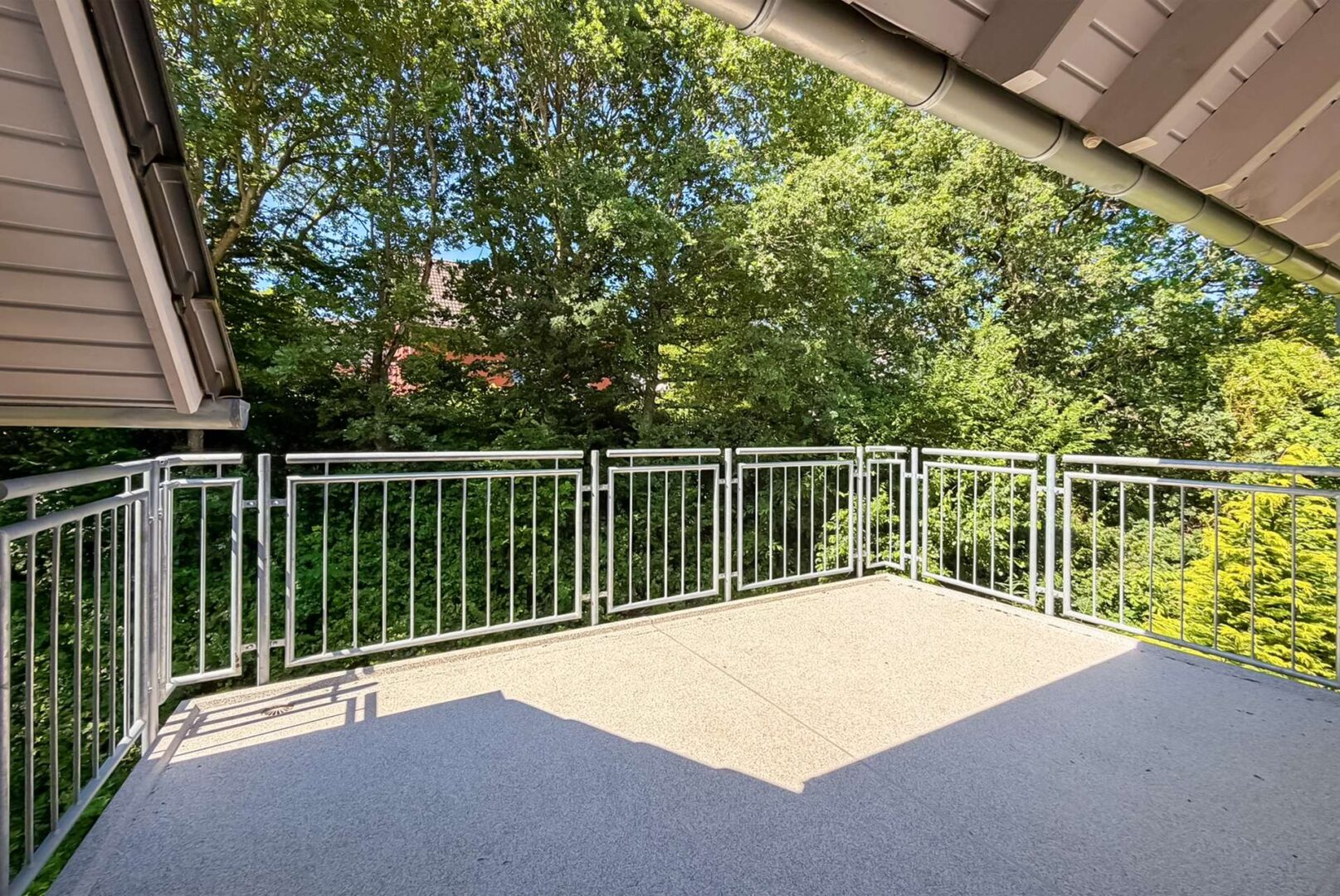 Balkon mit Blick ins Grüne