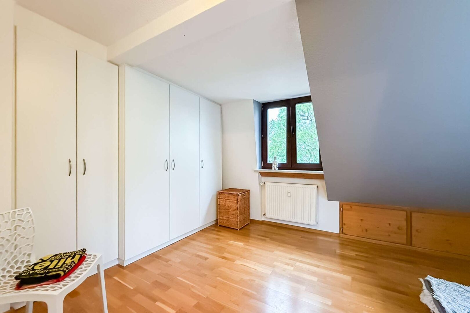 Schlafzimmer DG