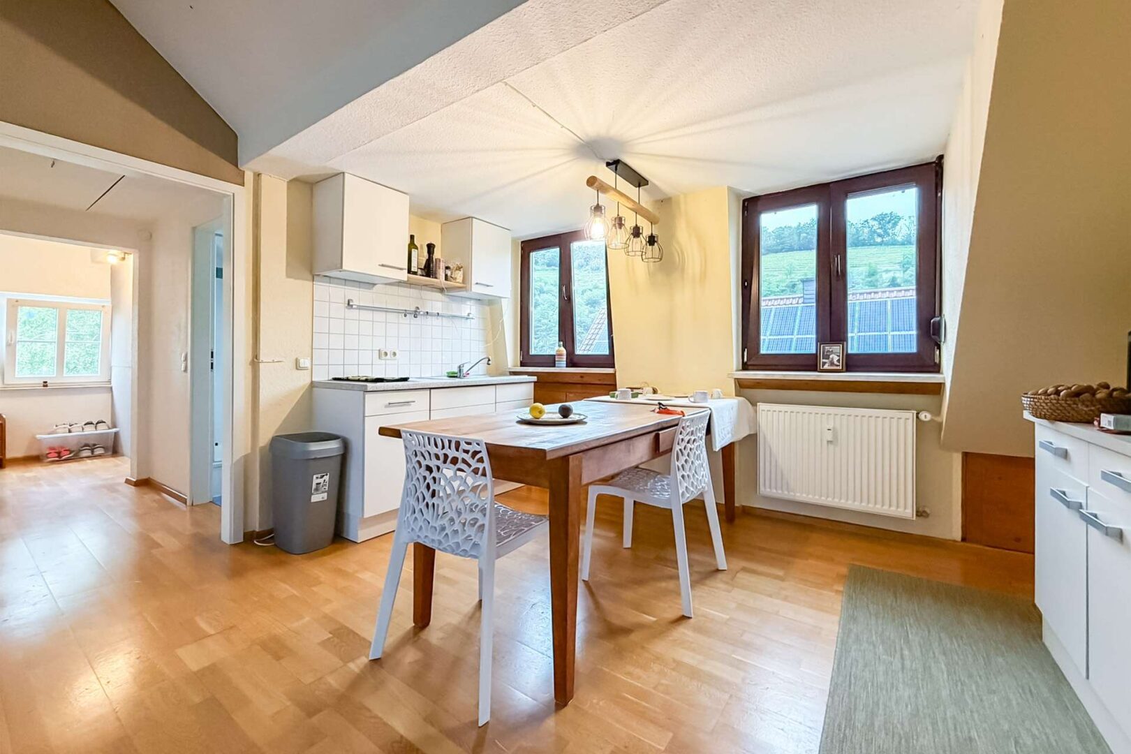 Küche & Esszimmer DG