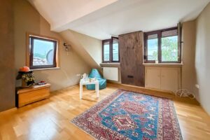 Wohnzimmer oder weiteres Schlafzimmer DG