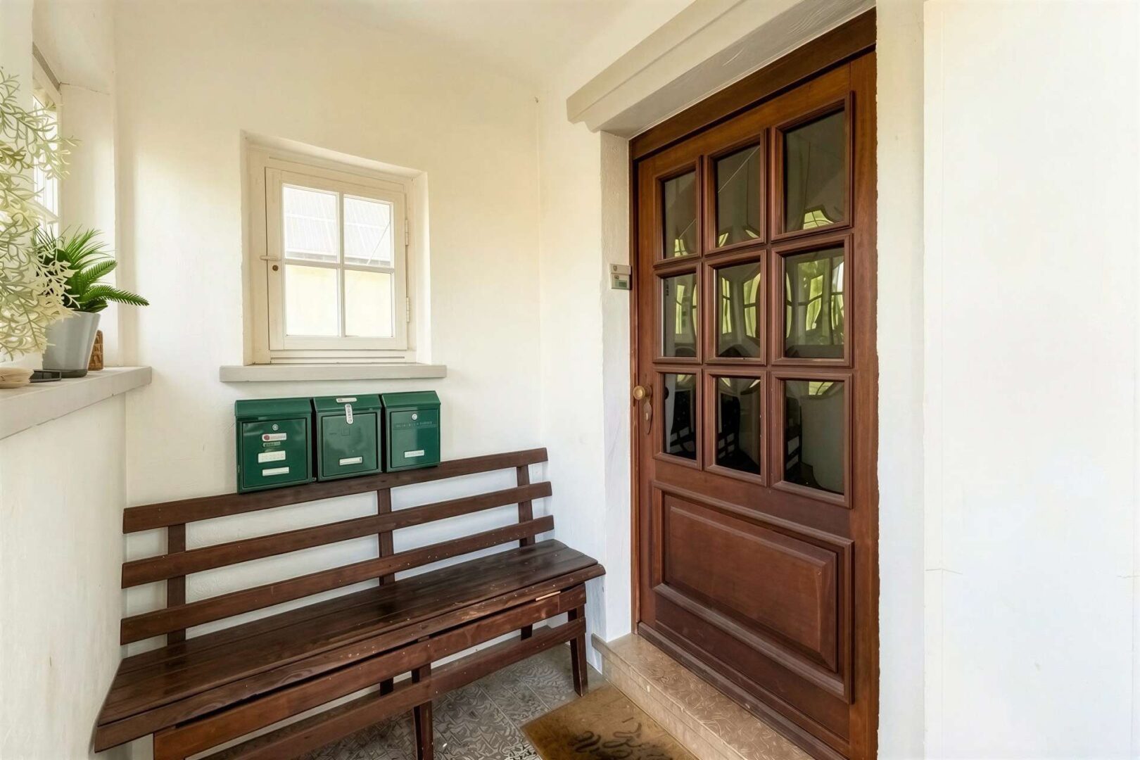 Haupteingang Gebäude