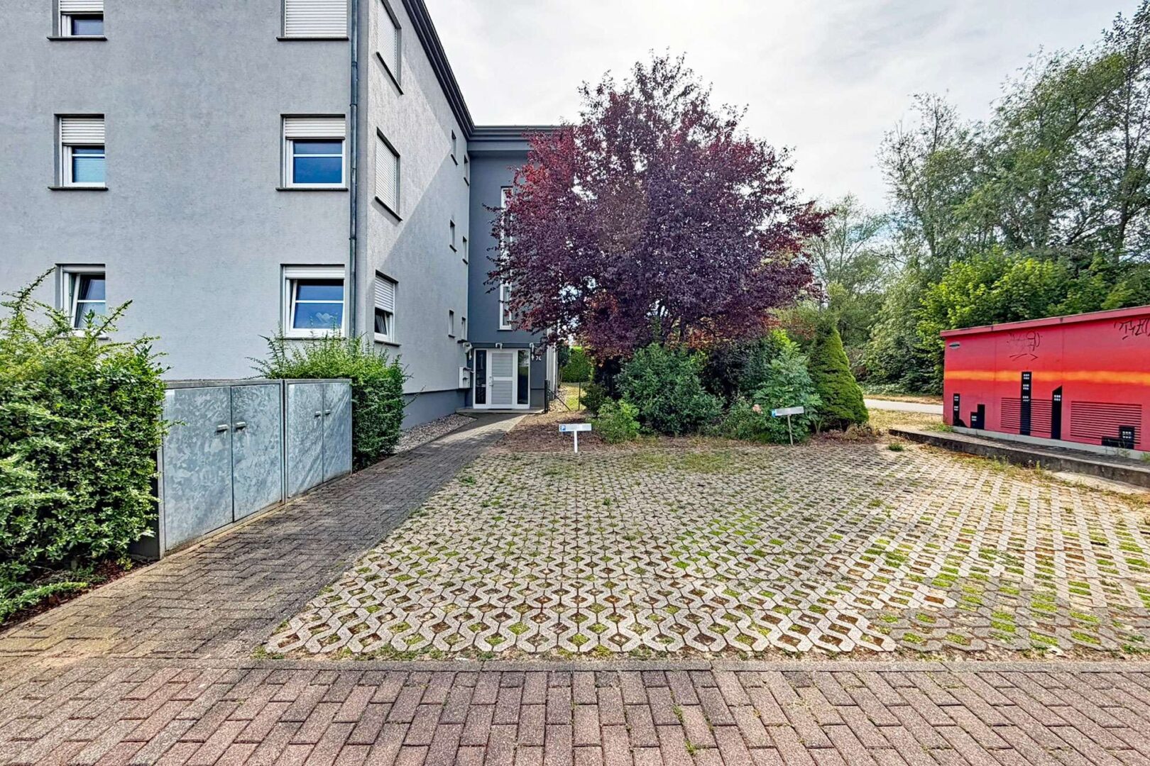 zugehöriger Außenstellplatz