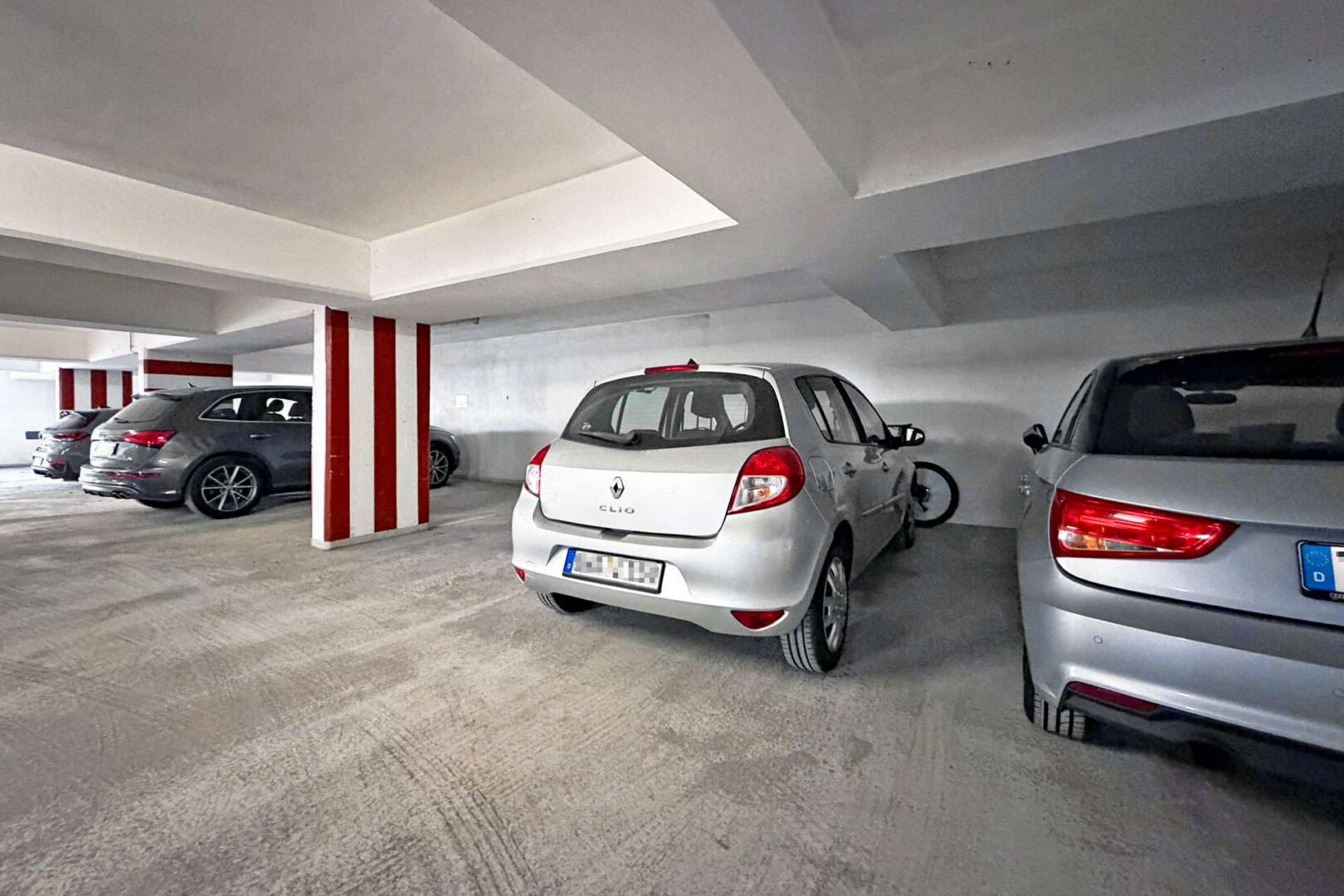Tiefgaragenstellplatz