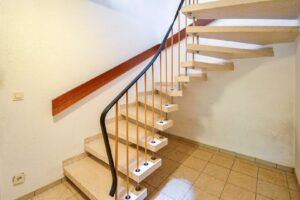 Treppe ins KG