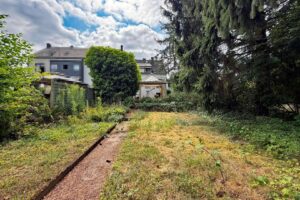 vorderer Gartenbereich