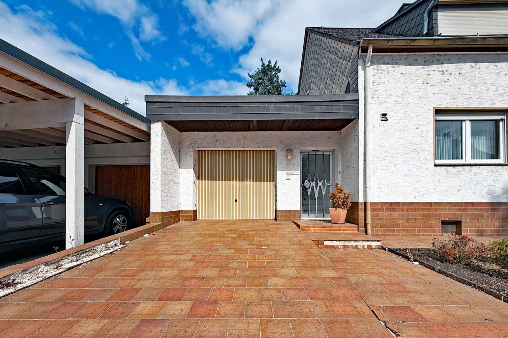 Garage am Haus