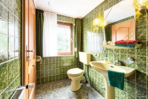 Gäste WC im EG - (mit KI bearbeitetet)