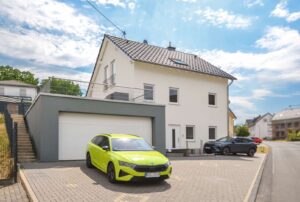 Große Garage