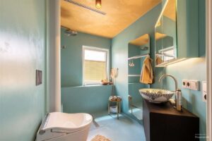 modernes Badezimmer