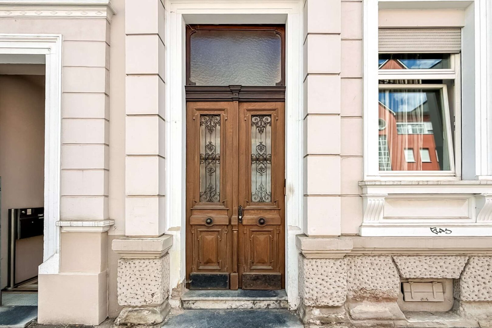 Haupteingang Gebäude
