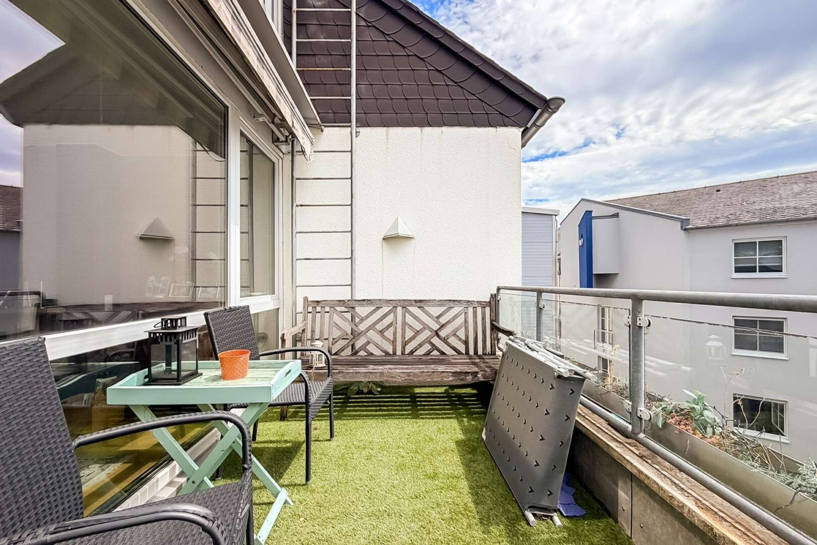 Balkon mit Blick in den Innenhof