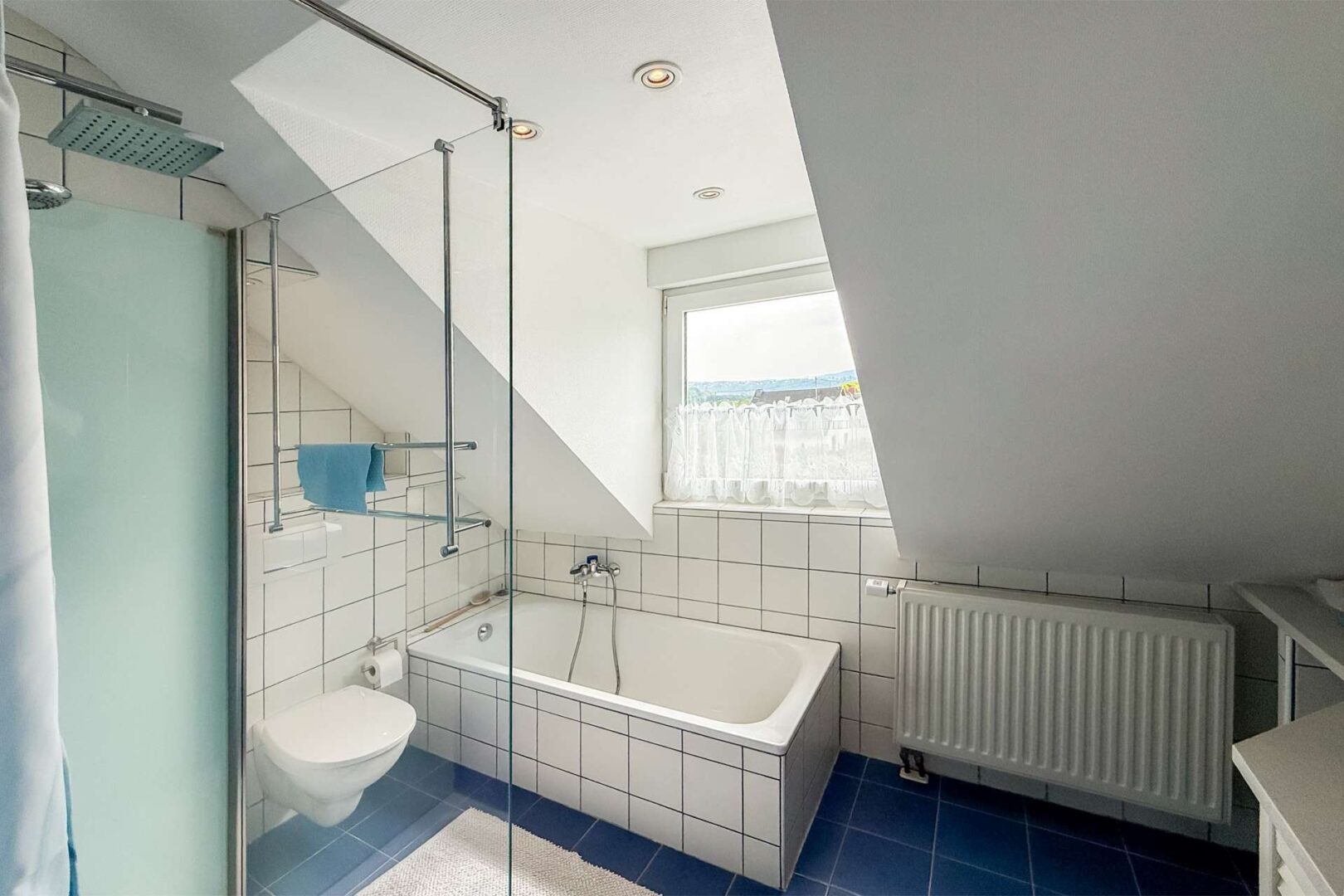 Badezimmer, anderer Blickwinkel