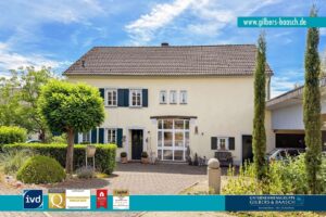 Charmantes Landhaus mit großem Garten in Ortsrandlage