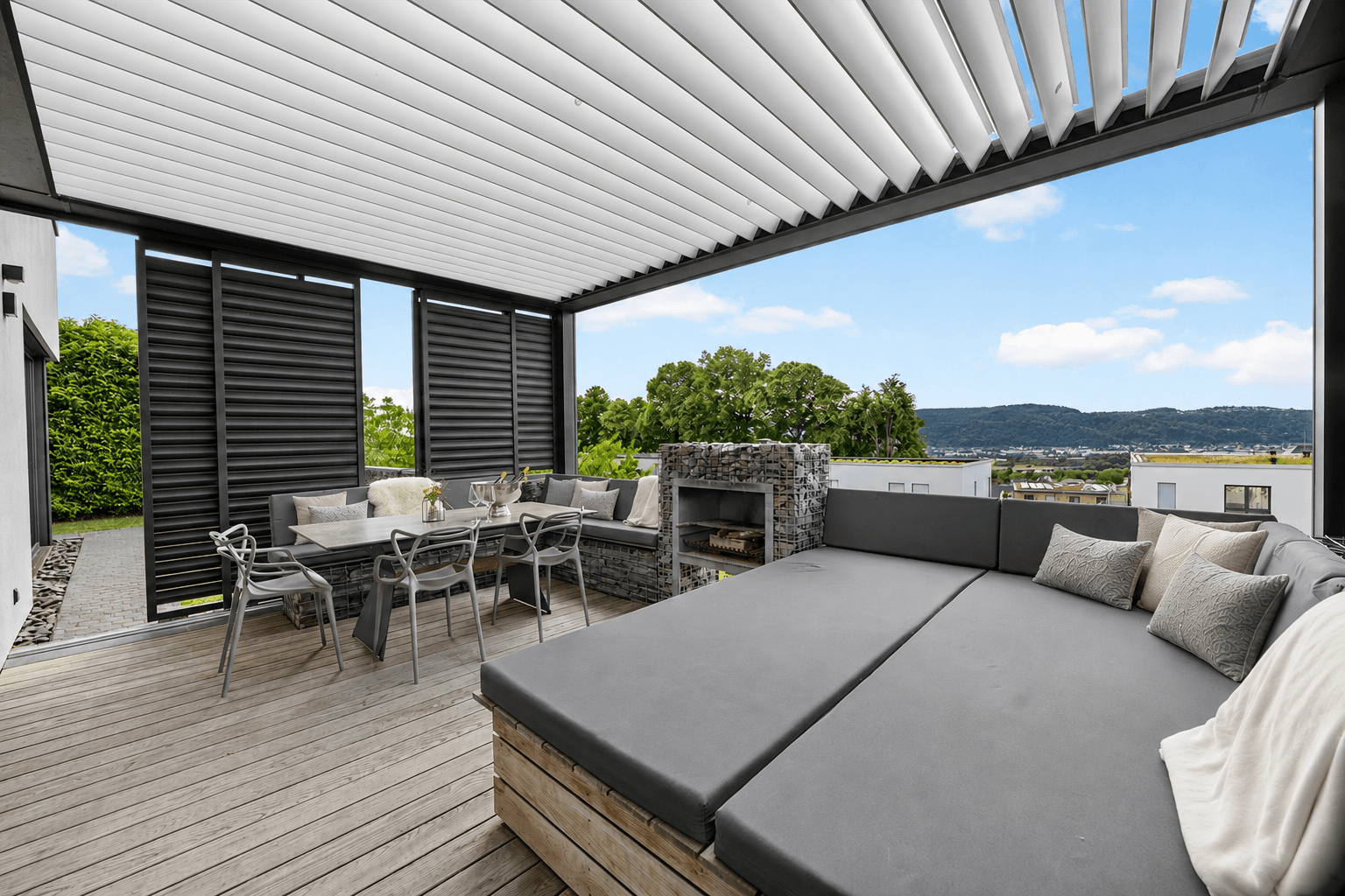 Lounge-Terrasse mit Stadtblick - Bild 2
