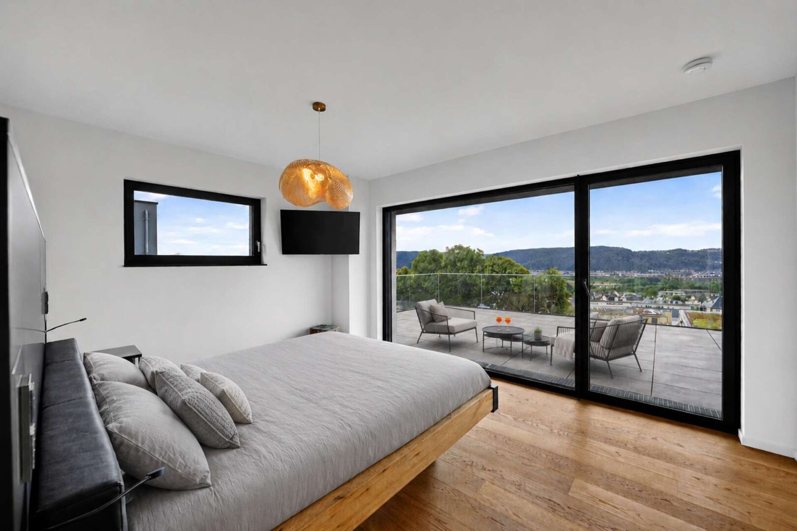 Schlafzimmer mit Dachterrasse