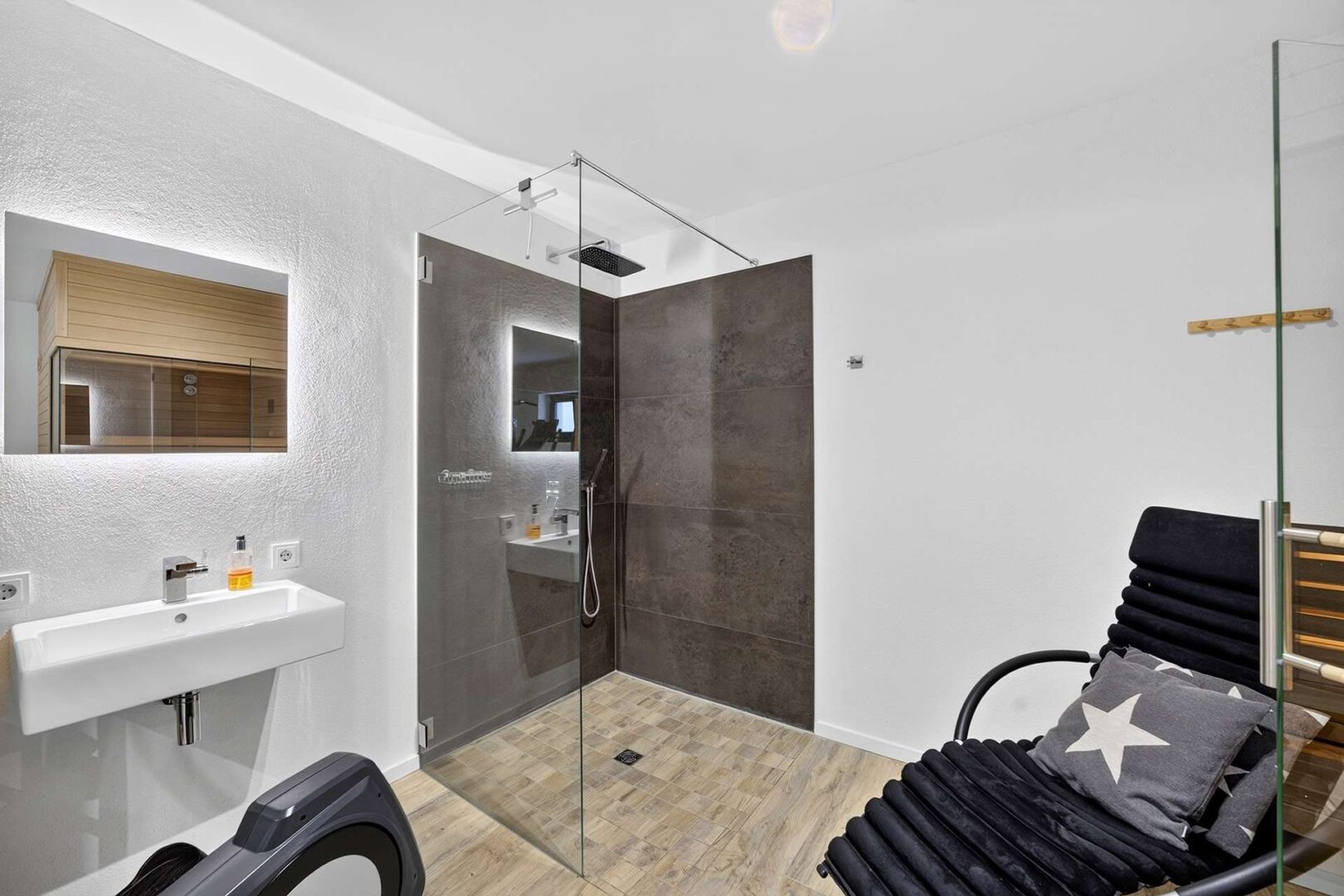 Wellnessbereich-Dusche