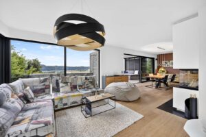 Blick zum Garten und Essbereich