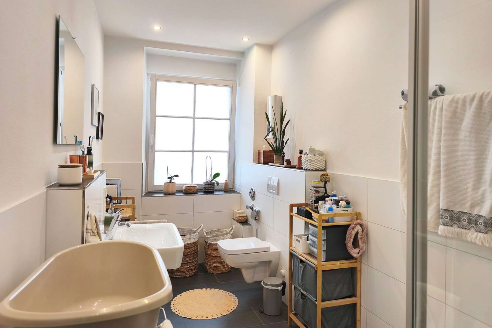 Modernes Badezimmer