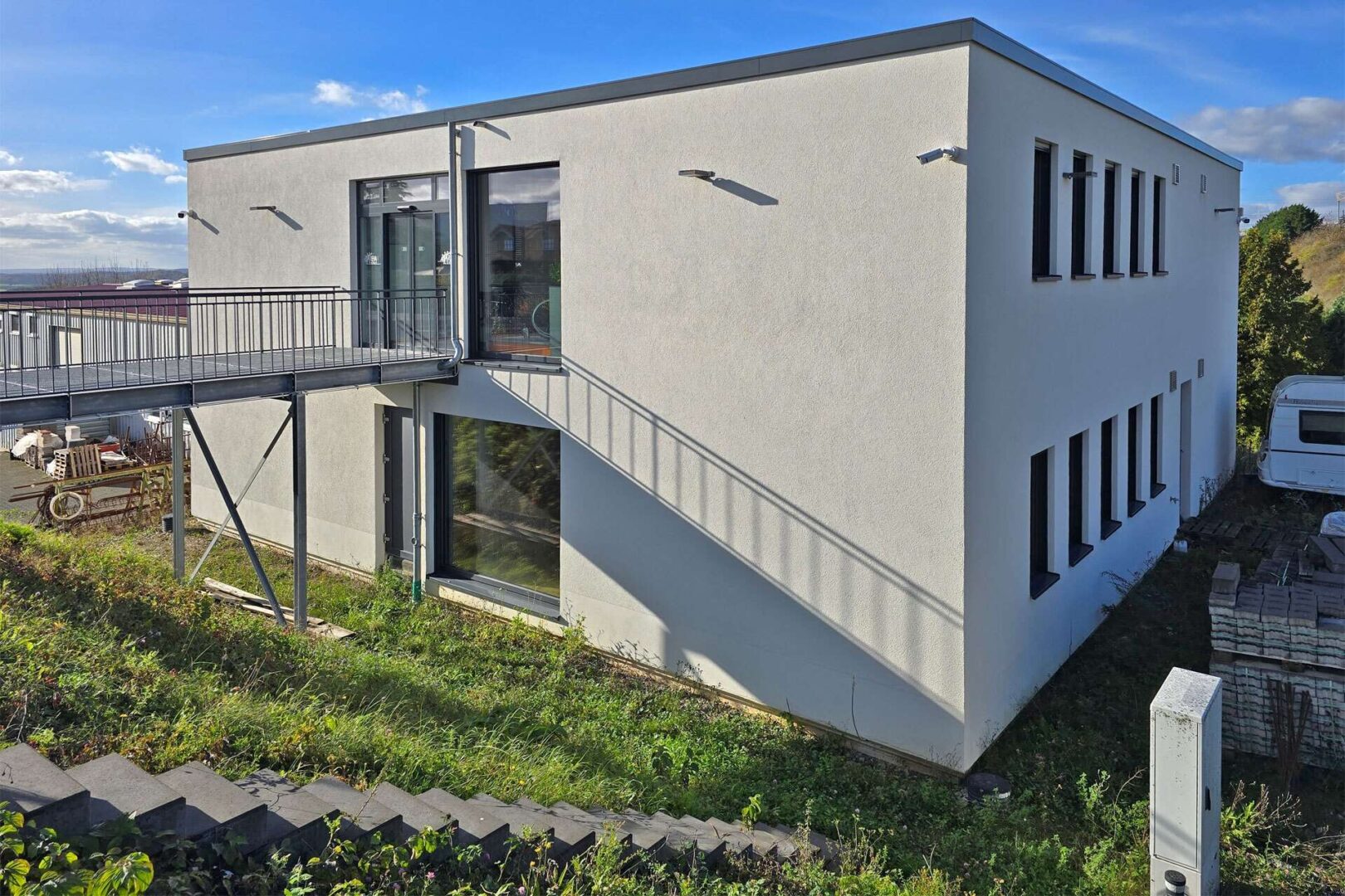 Seitenansicht Bürogebäude