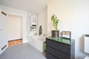 Badewanne vorhanden