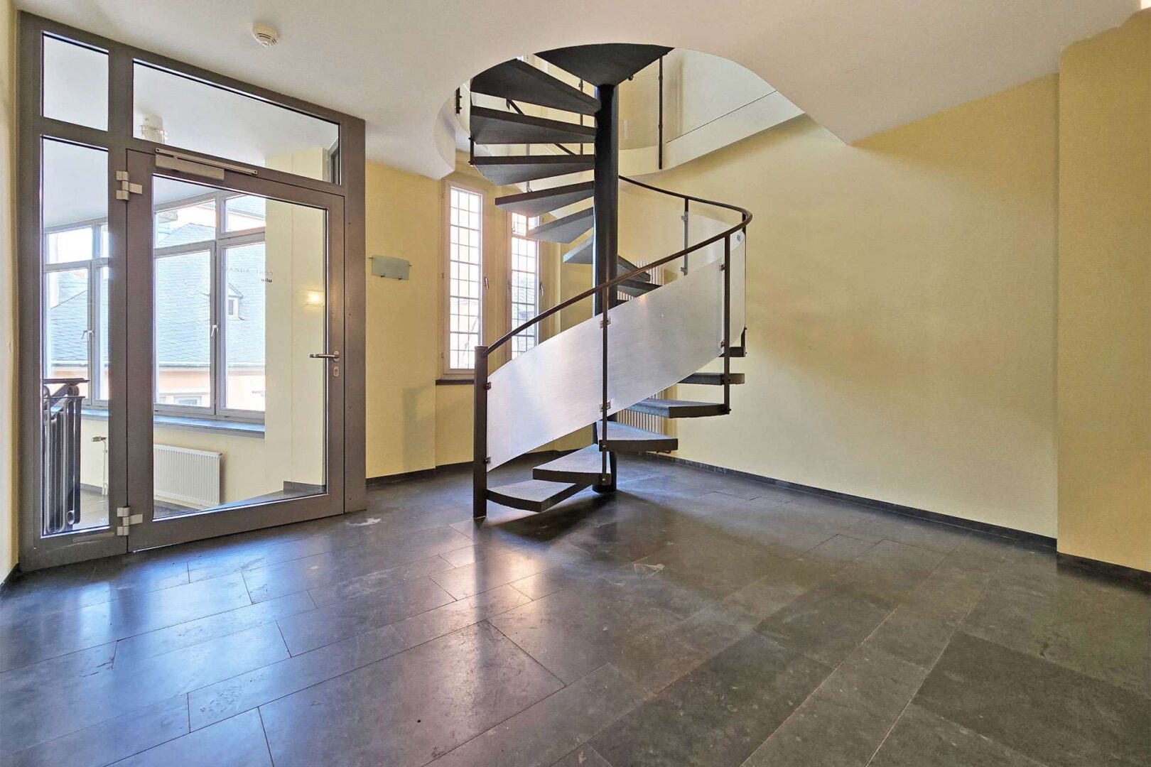 Eingangsbereich mit Wendeltreppe
