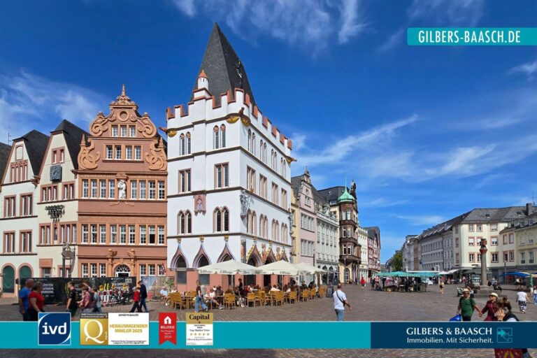 Historisches Gebäude direkt am Hauptmarkt