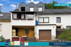 Solides Einfamilienhaus mit Garage und separatem Garten