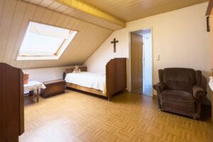 Schlafzimmer DG