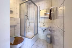 Badezimmer DG