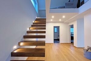 Freie Treppe im Wohnbereich
