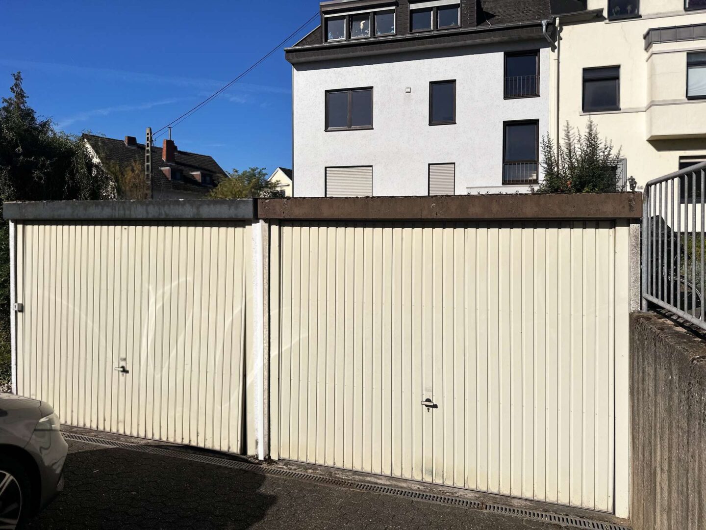 Garage vorhanden