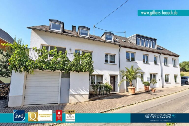 Großzügiges Wohnhaus mit vermietetem Anlageobjekt
