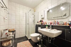 innenliegendes Badezimmer