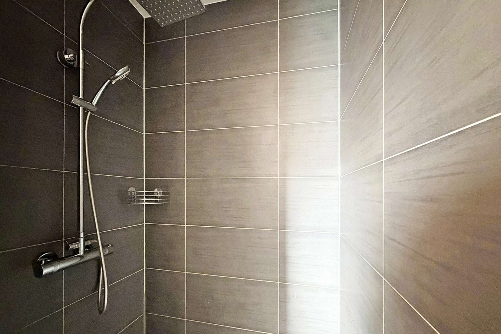 Dusche im Bad