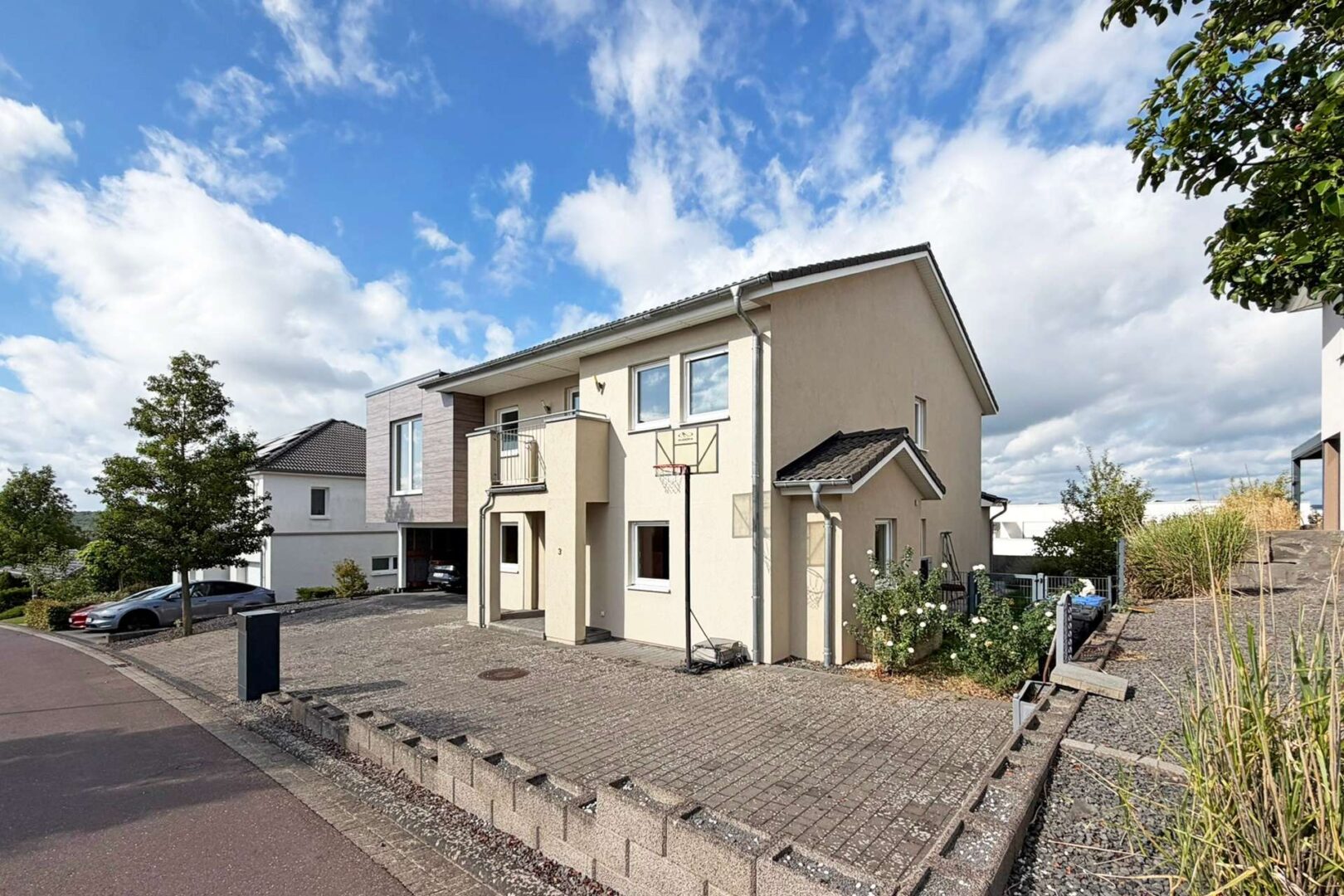 großes Einfamilienhaus "Auf Mont"