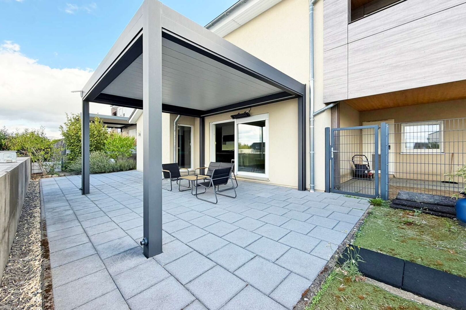 überdachte Terrasse am Wohnbereich