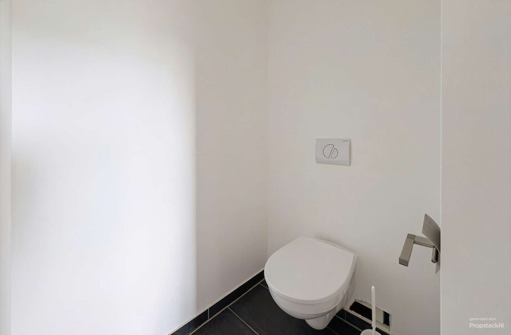 Toilette im Bad - (KI-belichtet)