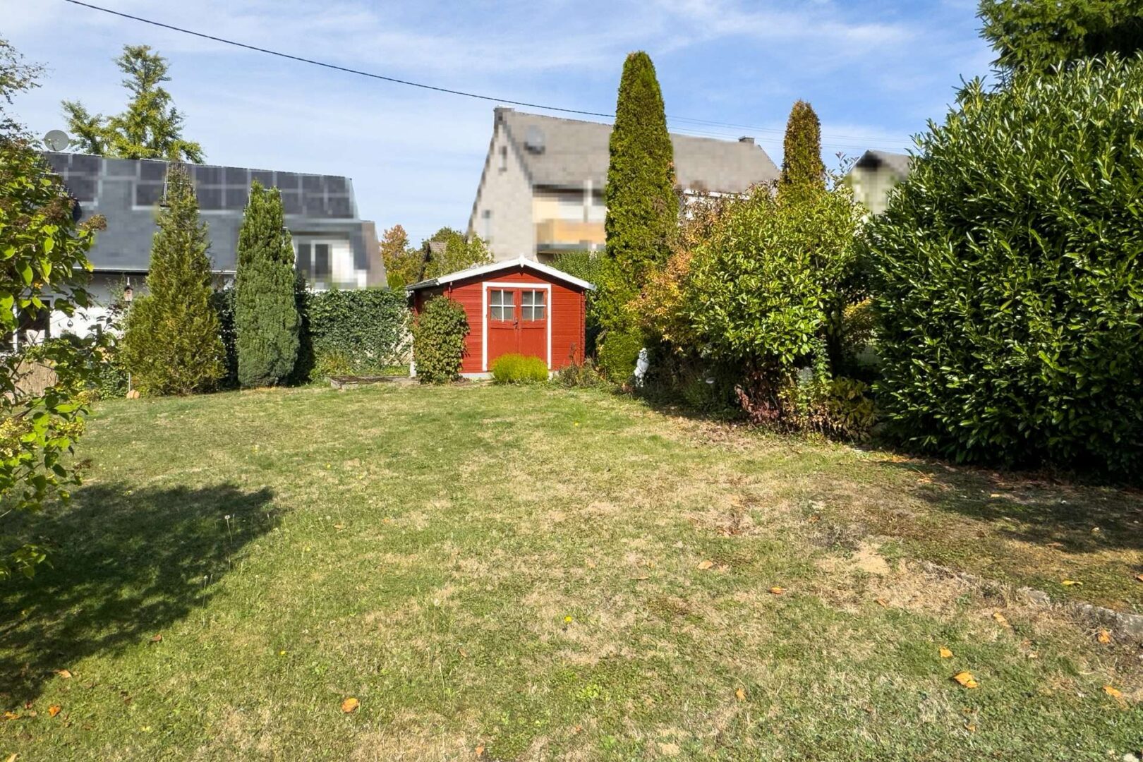 Garten mit Gartenhaus