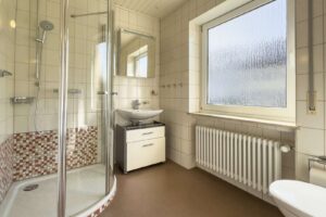 Badezimmer EG