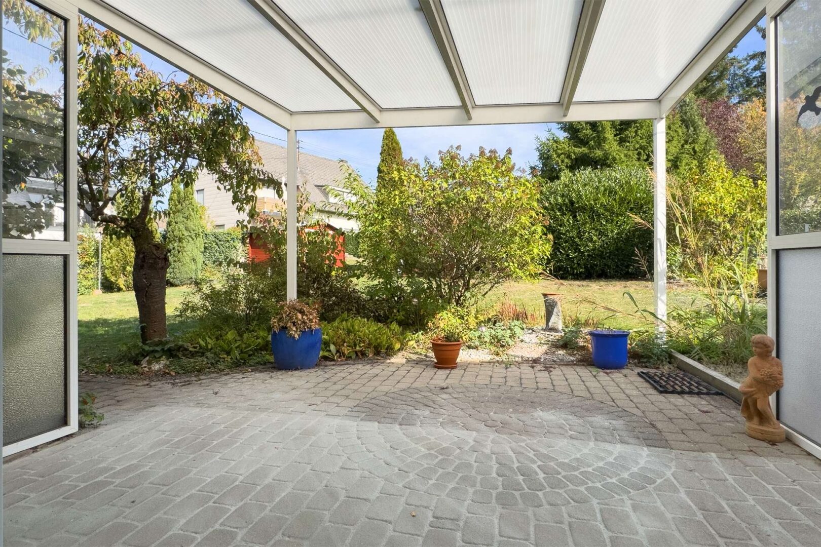 überdachte Terrasse