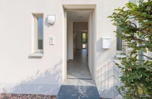 Haupteingang im EG - (KI belichtet)
