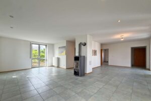 Wohnzimmer mit Kamin