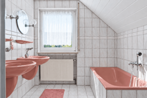 Tageslichtbad mit Dusche und Badewanne