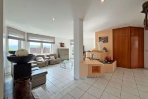 Galerie/Flur zum Wohnzimmer