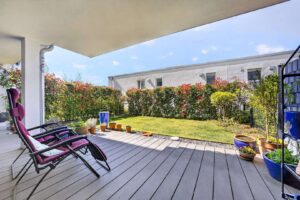 Terrasse mit Garten