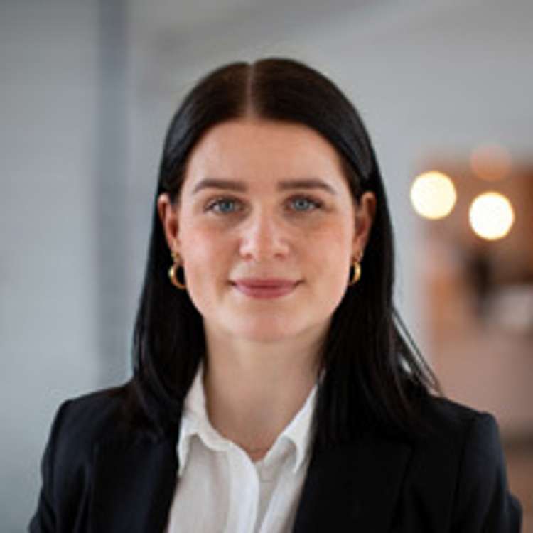 Frau Marleen Dömer 