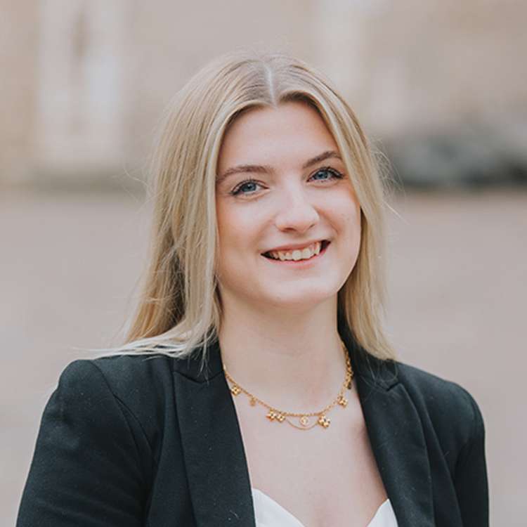 Vanessa-Michelle Rau 