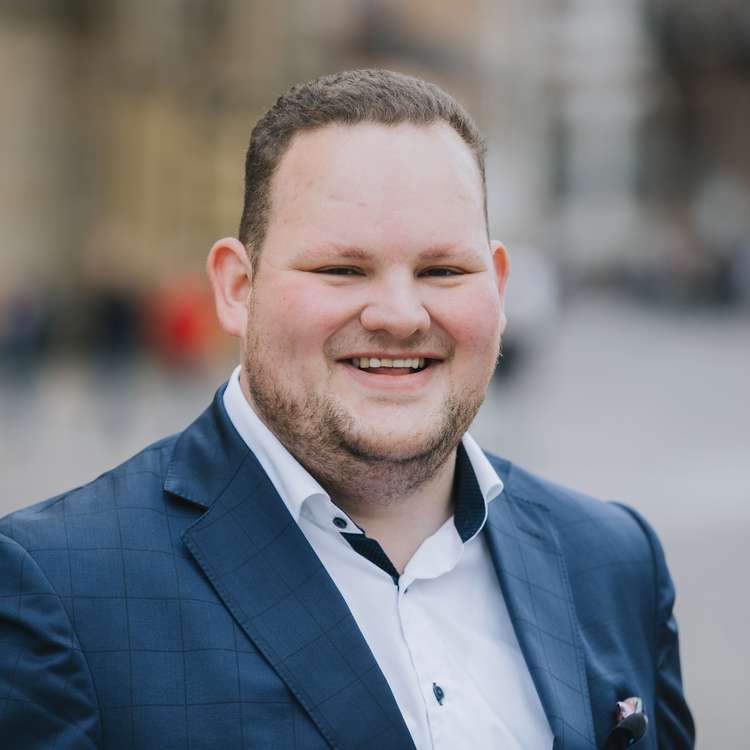 Herr Maximilian Vormberge 