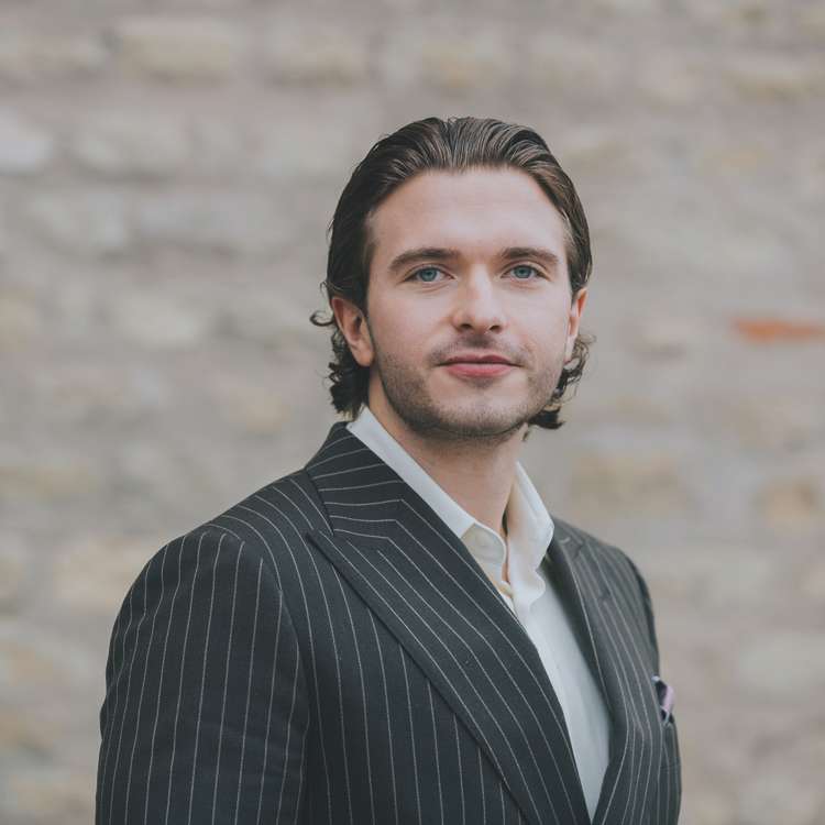 Herr Jovan Runge